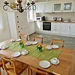 Vogel - Helle Und Lichtdurchflutete Maisonette-ferienwohnung